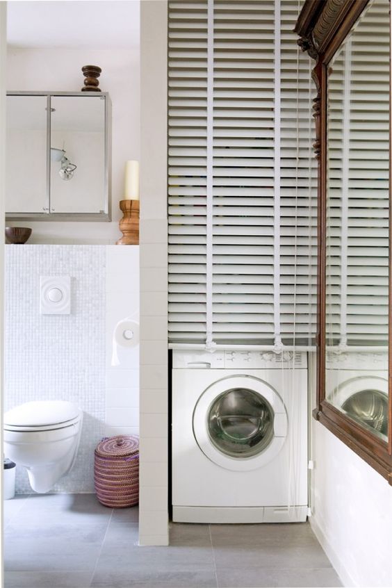 Badkamer met wasmachine Badkamer met wasmachine