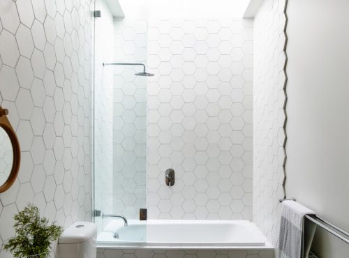 Badkamer ontwerp met zeshoekige tegels