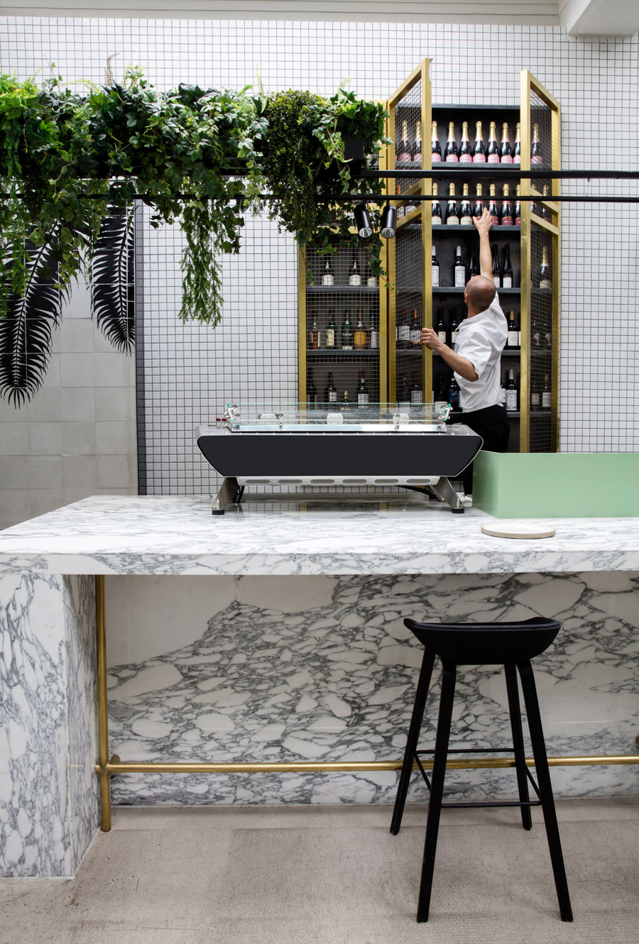 Botanical punk café Redroaster - Huis-inrichten.com