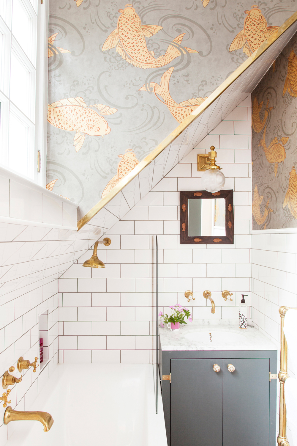 Chique badkamer verbouwing van Emily
