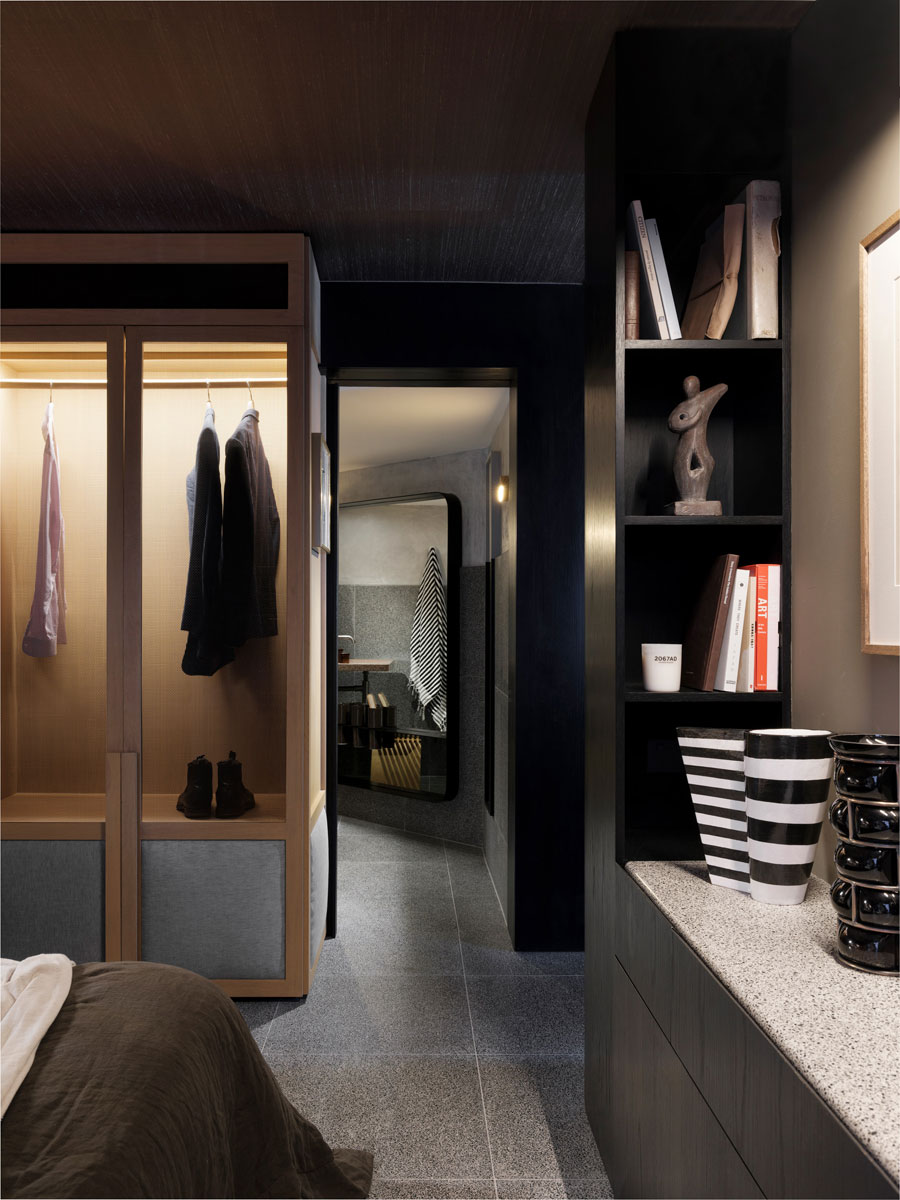 Dit appartement van 80m2 is stijlvol ingericht met mooie donkere kleurtinten