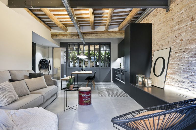 Dit karakteristieke appartement uit Barcelona is omgetoverd tot een stoere New Yorkse loft
