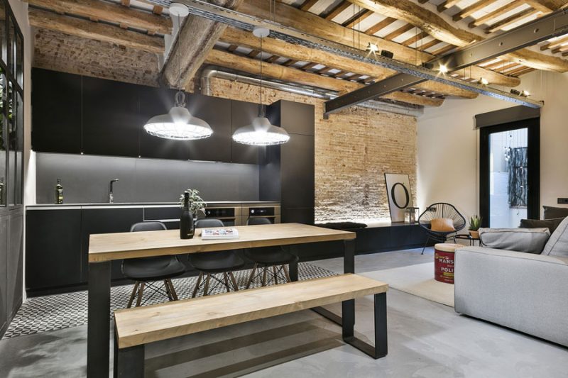 Dit karakteristieke appartement uit Barcelona is omgetoverd tot een stoere New Yorkse loft