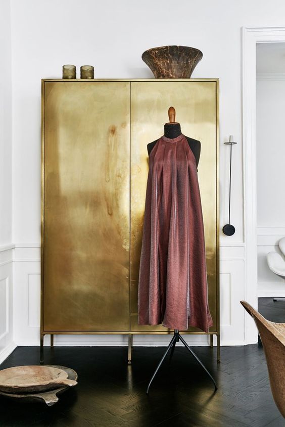 Gouden kledingkast