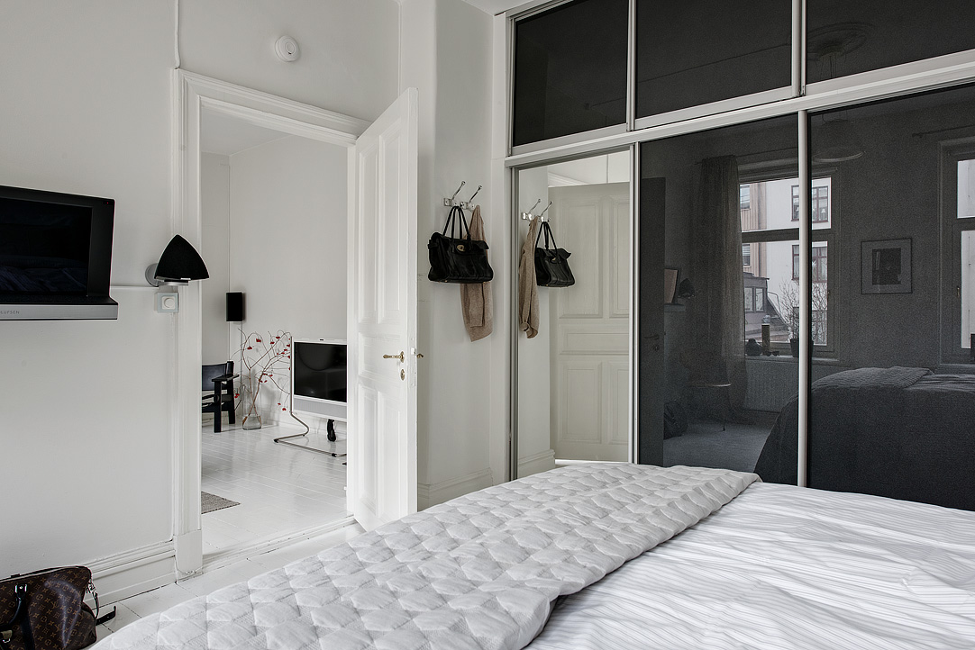 grote-witte-slaapkamer-grote-inbouwkledingkast