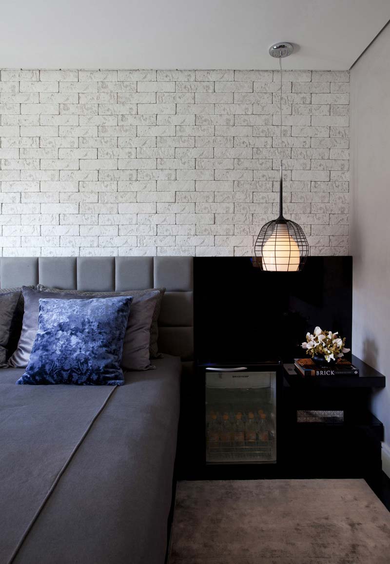 Hanglamp boven nachtkastje