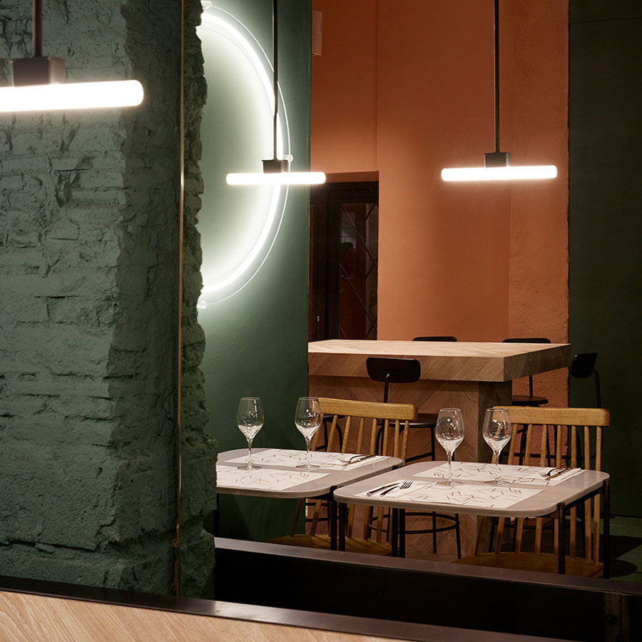 Het mooie interieur van wijnbar Orvay in Barcelona Het mooie interieur van wijnbar Orvay in Barcelona