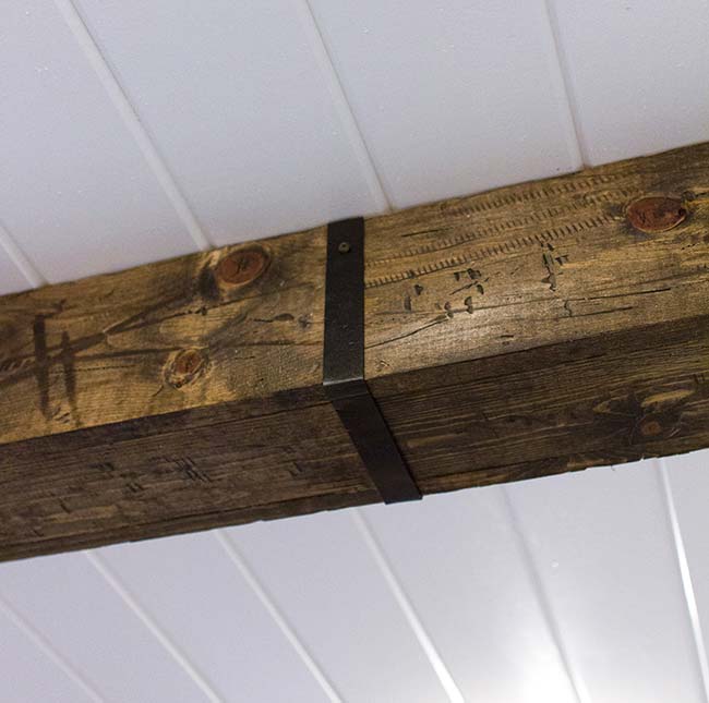 houten balken maken aan plafond