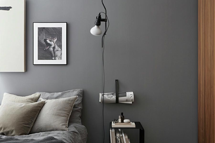 Deze mooie slaapkamer is gestyled door Josefin Hååg en gefotografeerd door Emily Laye voor Per Jansson.