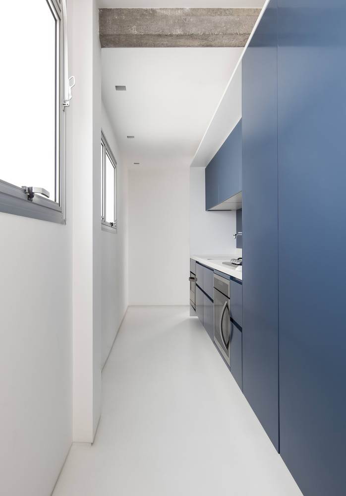 Licht en modern appartement door architect Andrea Helou