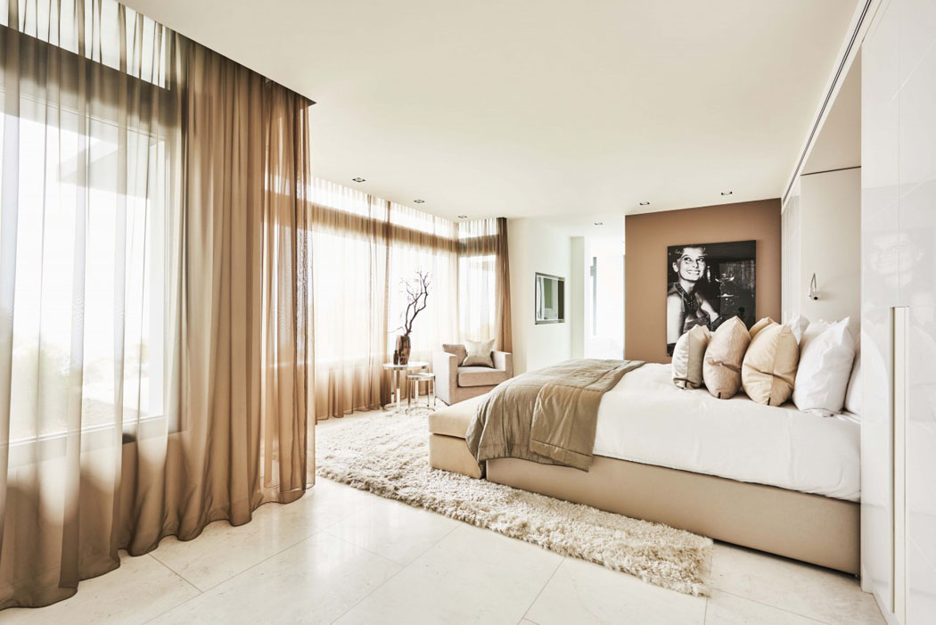 luxe altea blueport villa aan de middellandse zeekust eric kuster lichte slaapkamer