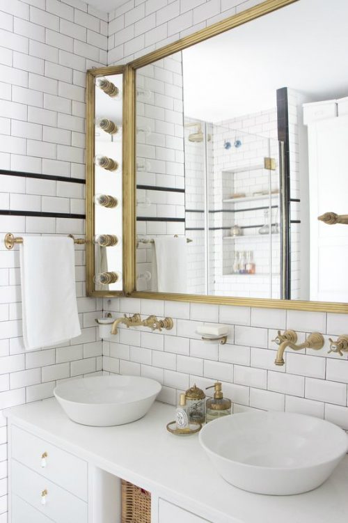 Luxe badkamer met inloopkast in klassieke stijl
