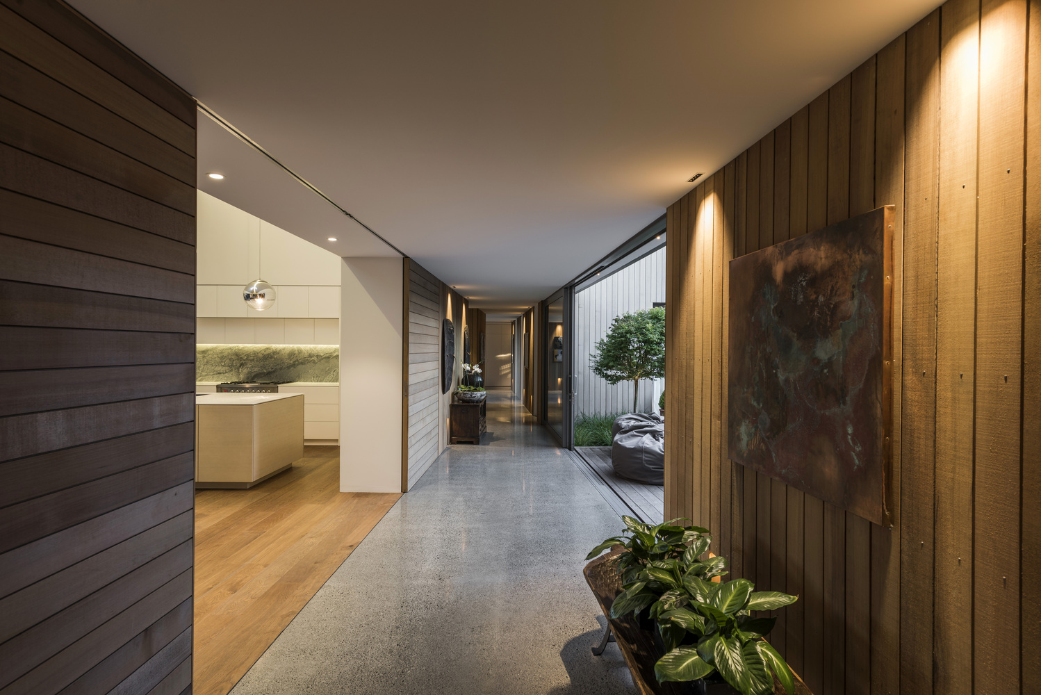 Luxe minimalistische patio tuin
