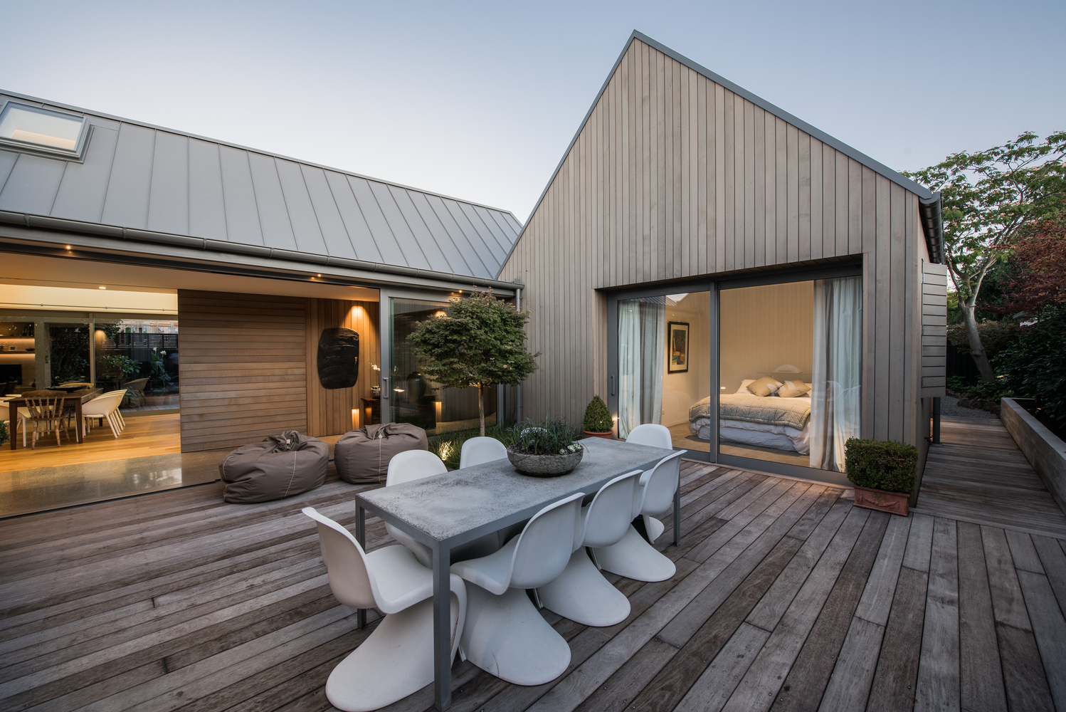 Luxe minimalistische patio tuin