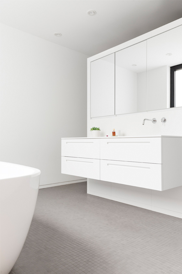 minimalistische badkamer door la shed architecten