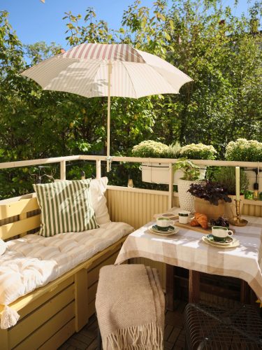 op maat gemaakt bankje eethoek klein balkon