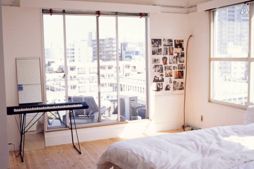 Open slaapkamer van loft in Tokyo