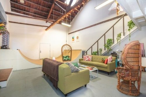 Een skate ramp in huis