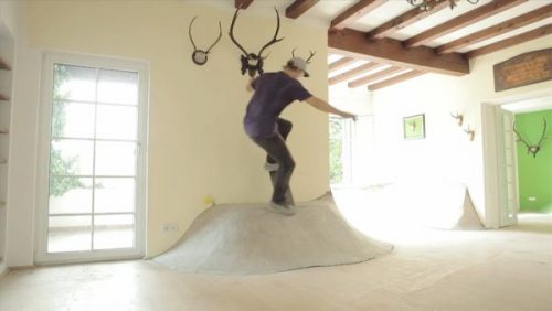 Een skate ramp in huis