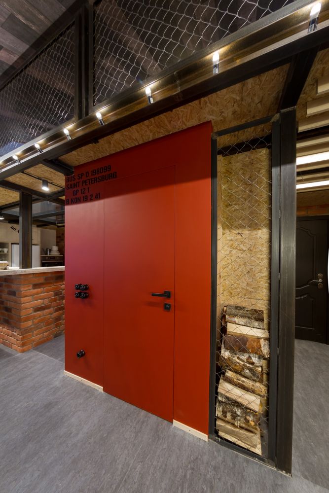 Stoere loft woonkamer met schuine wand Stoere loft woonkamer met schuine wand