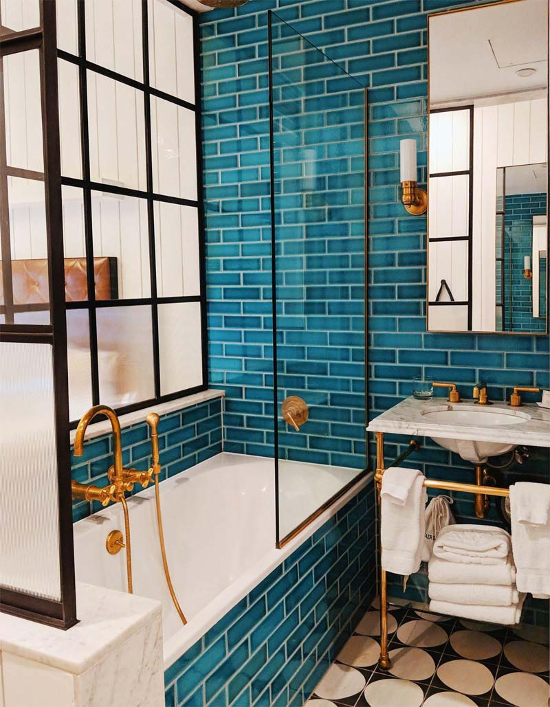 turquoise kleur tegels badkamer