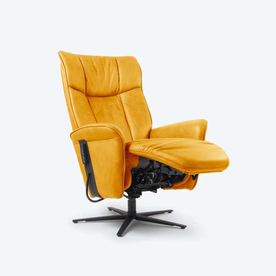 De sta-op-stoel Model Lecci is een comfortabel model dat het perfecte zitcomfort biedt. Deze stoel is verkrijgbaar in verschillende hardheden: soft, medium en hard. Naast het bieden van comfort straalt deze sta-op-stoel zowel rust als luxe uit. Bovendien beschikt de stoel over een hoofdsteun die handmatig of elektrisch verstelbaar is.