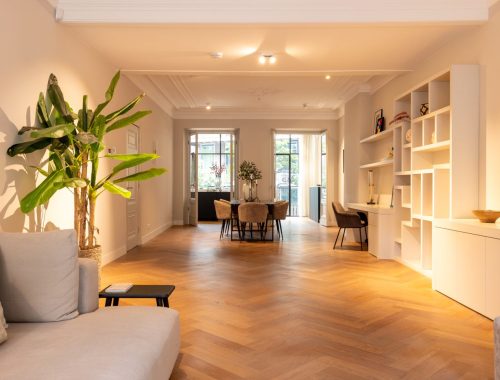 Visgraatpatroon in het interieur: tijdloze elegantie met karakter