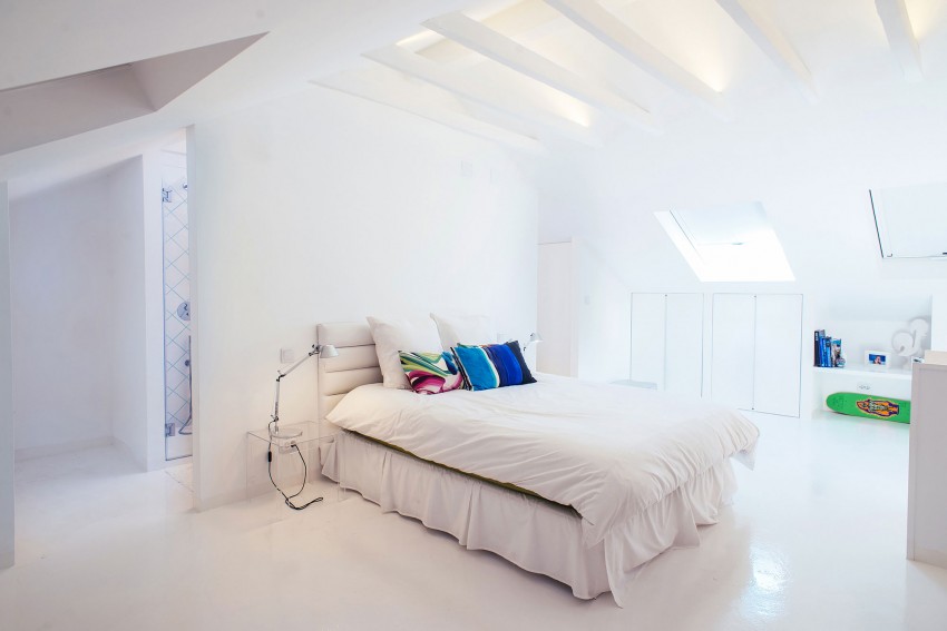 Ruime witte slaapkamer Ruime witte slaapkamer